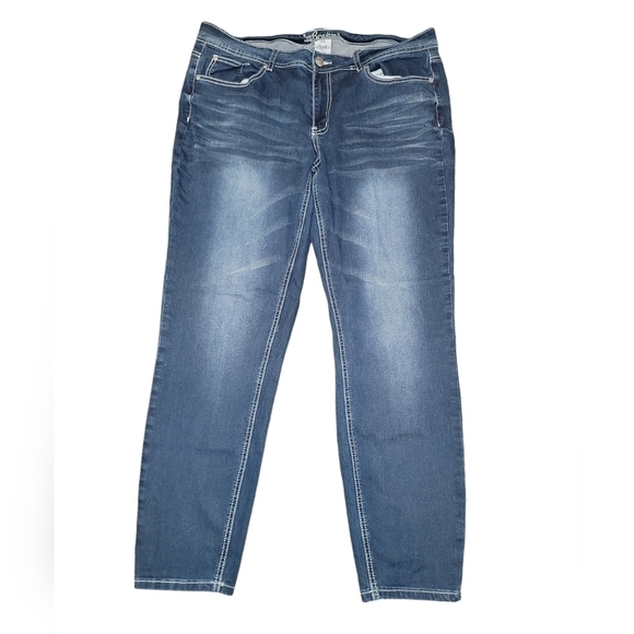 Revolt blue jeans size 18W straight leg stretchy material super comfortable - Picture 1 of 9